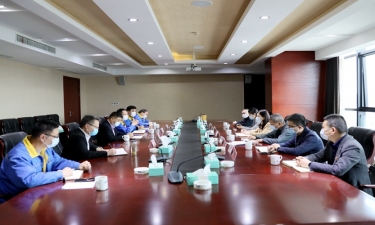 平湖市委常委、宣傳部長(zhǎng)沈志鳳蒞臨景興紙業(yè)調(diào)研疫情防控和復(fù)工復(fù)產(chǎn)情況
